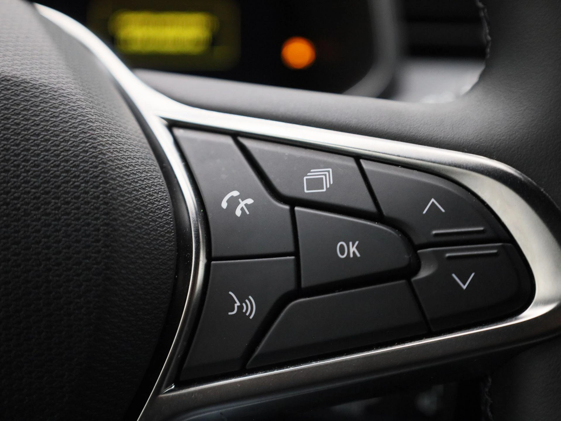 Renault-Clio-image-23