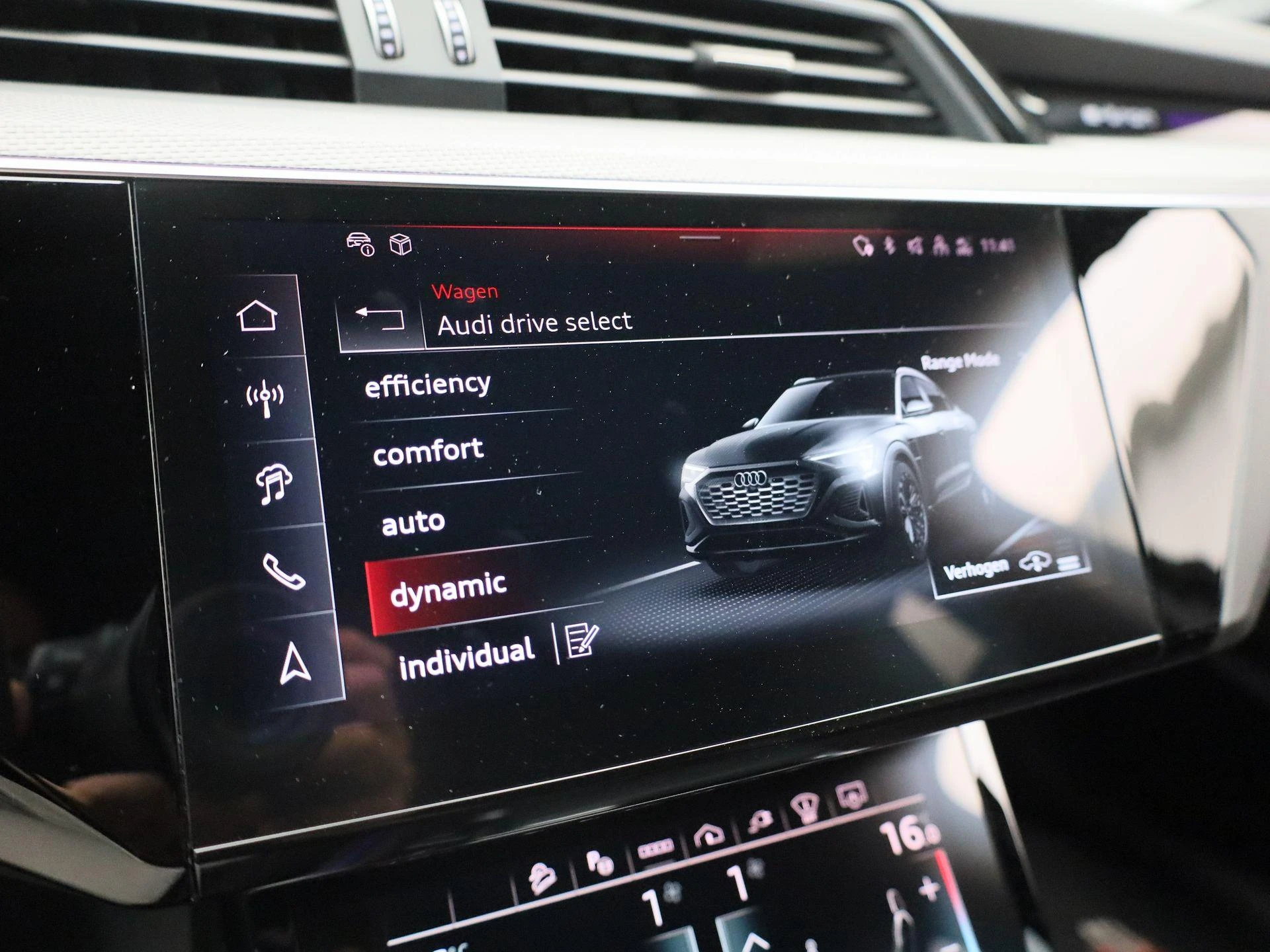 Audi-Q8 Sportback e-tron-image-25