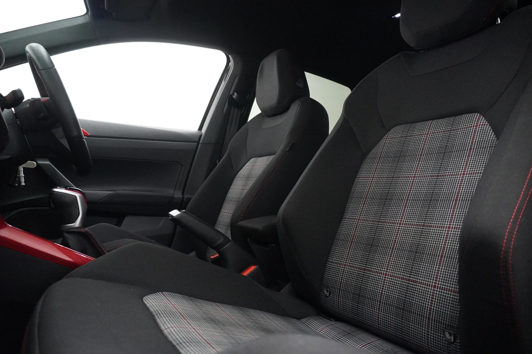 Volkswagen-Polo-image-9