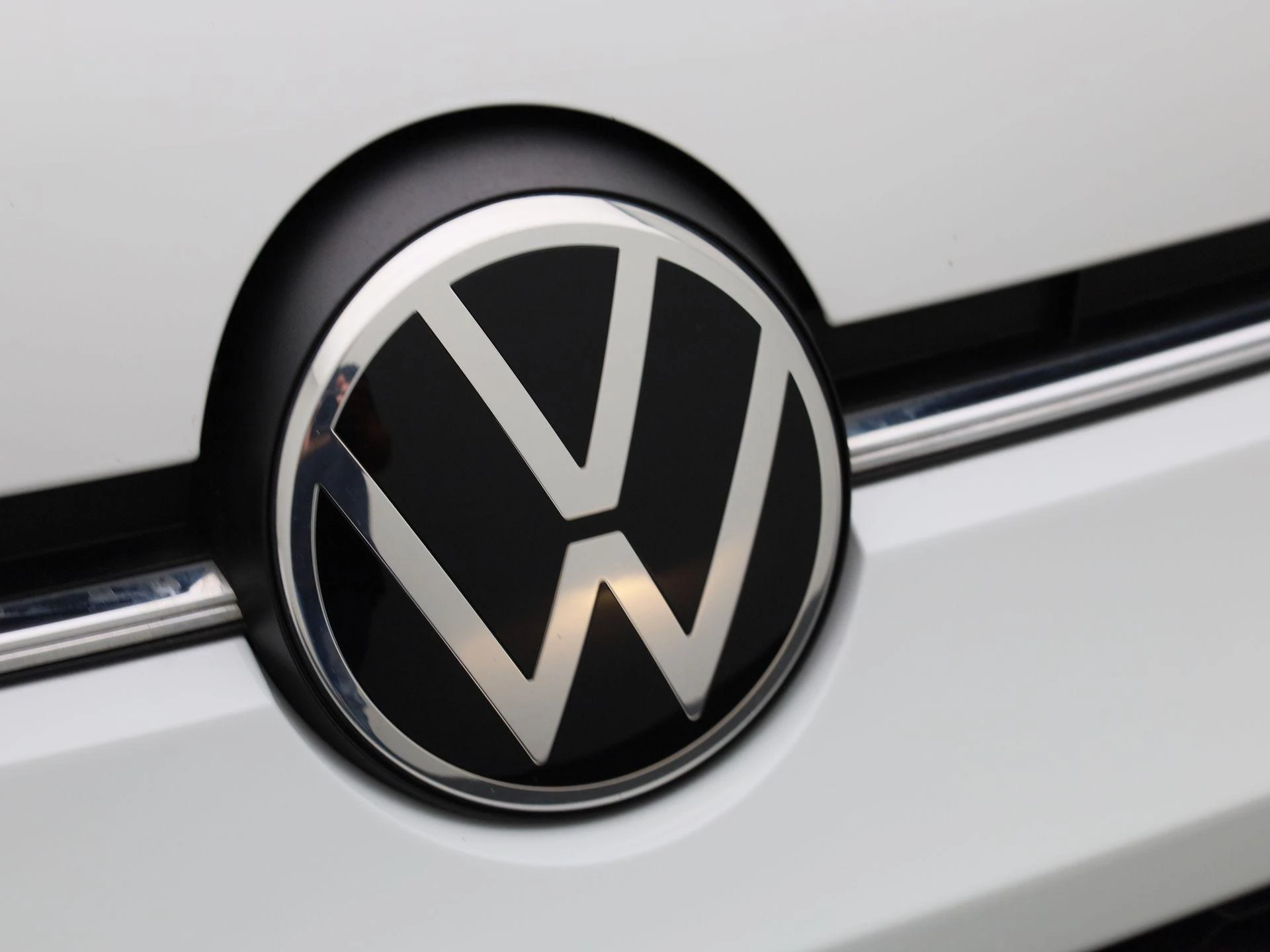 Volkswagen-up!-image-24