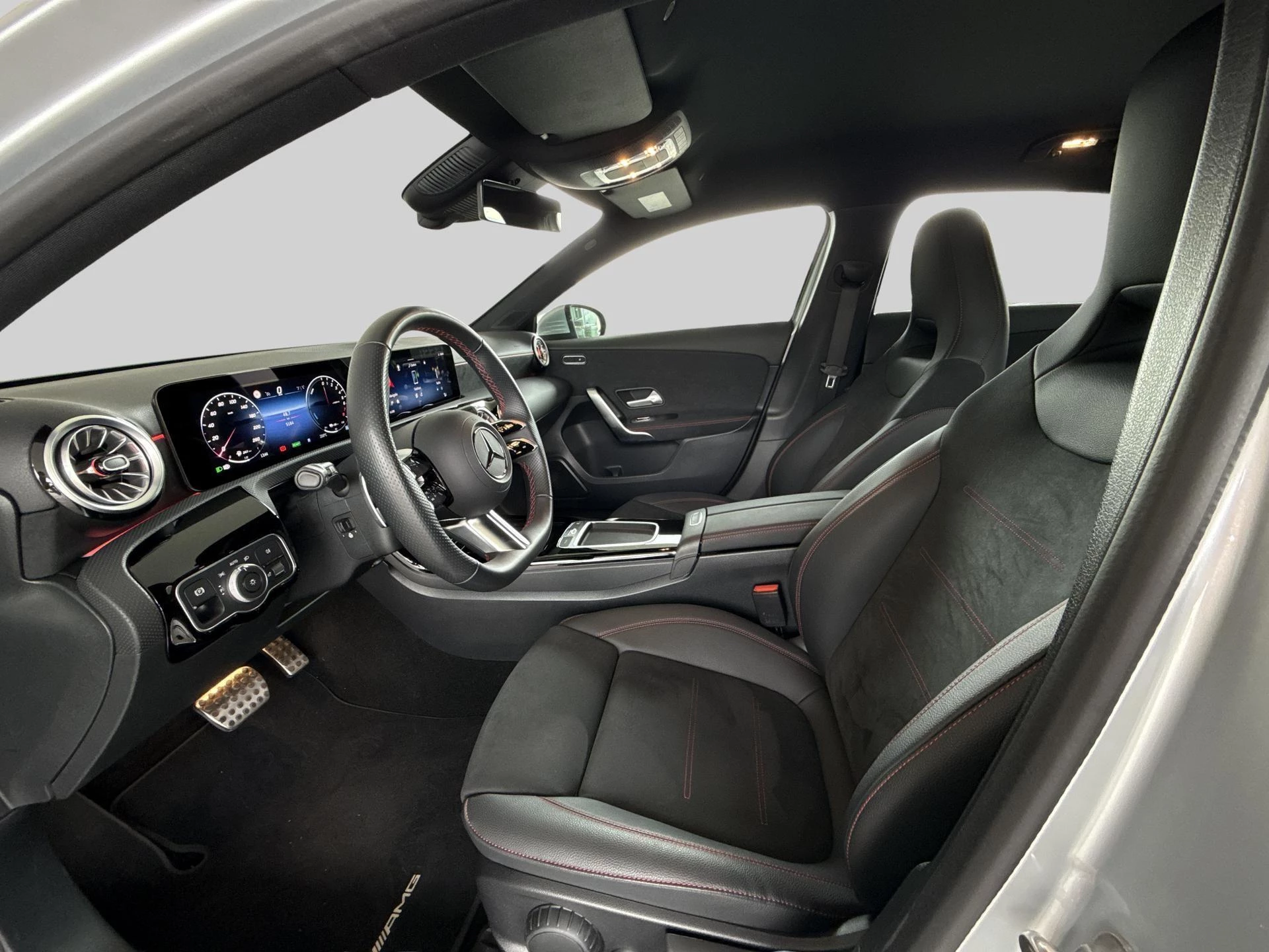 Mercedes-Benz Classe A 250 e AMG Line - TREKHAAK - MULTIBEAM LED - CARPLAY - 360° CAMERA