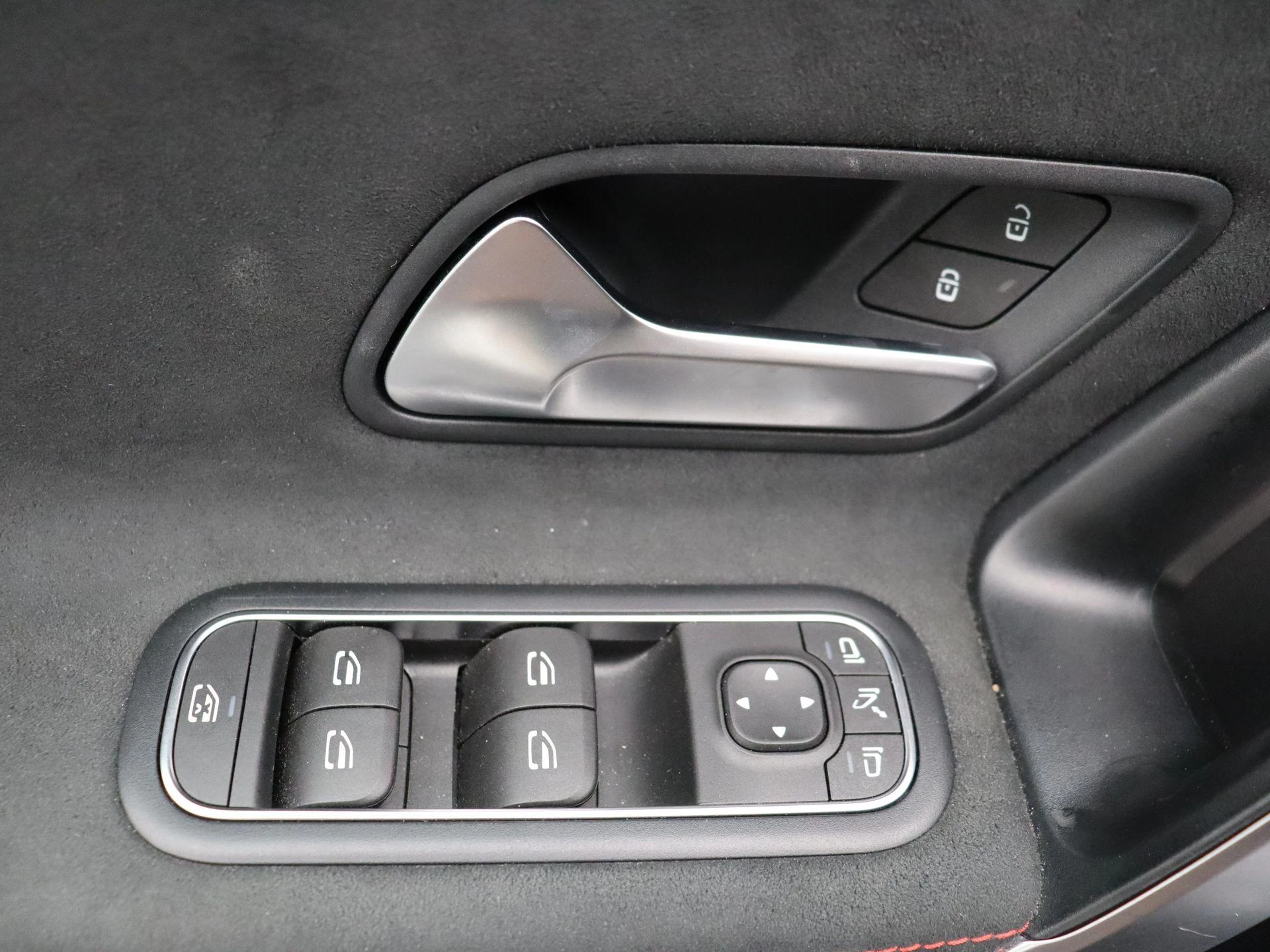 Mercedes-Benz CLA 250 e AMG Line Shooting Brake + MULTIBEAM LED + PANORAMISCH DAK + CARPLAY +