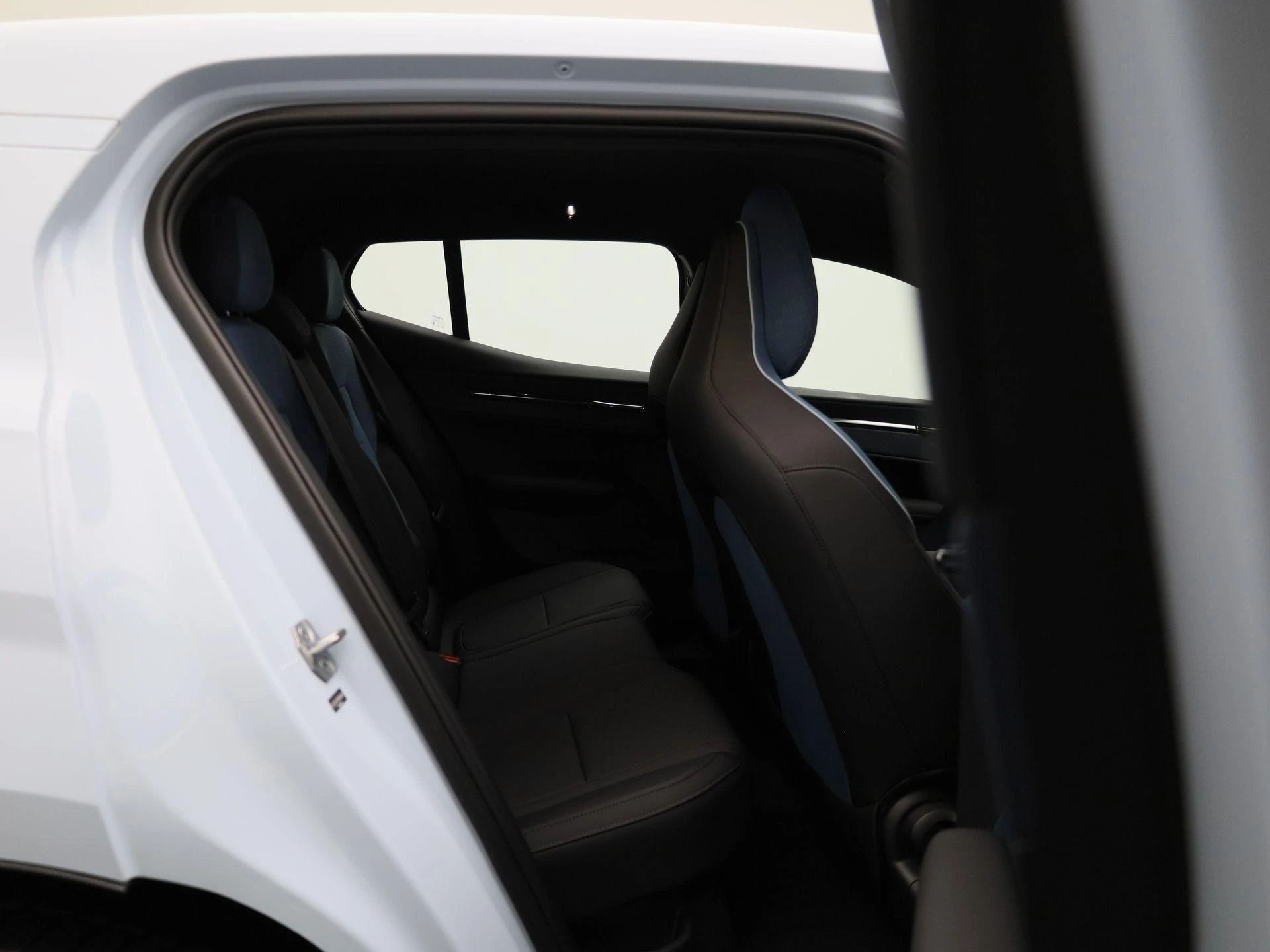 Volvo-EX30-image-37