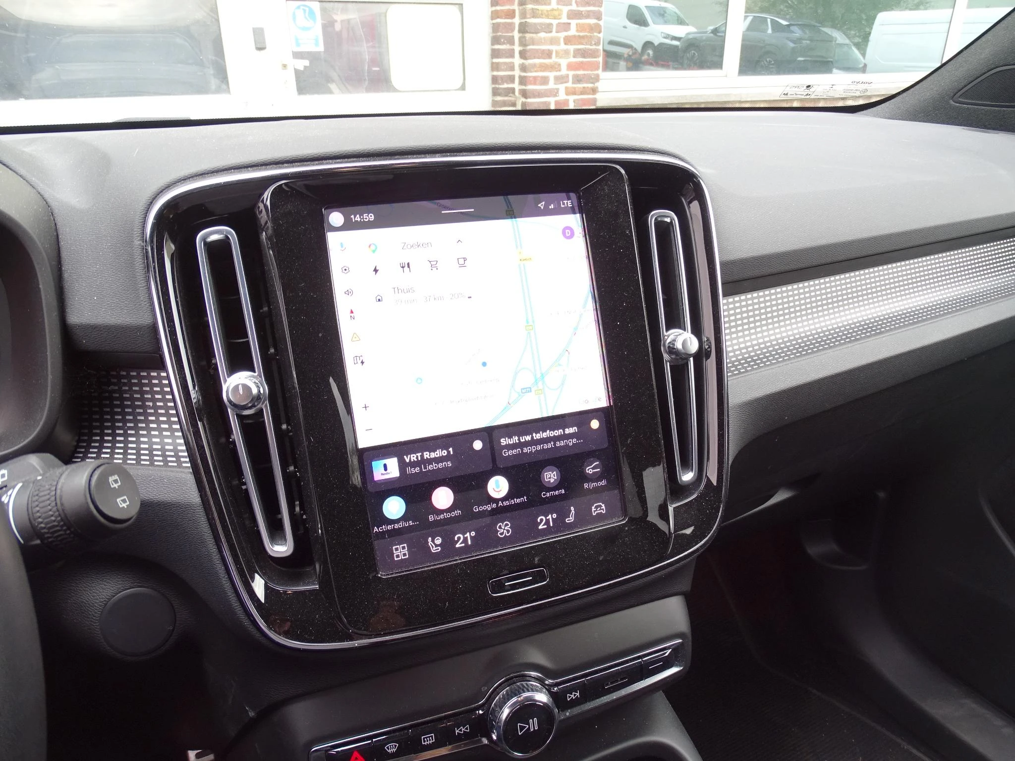 Volvo-XC40-image-20