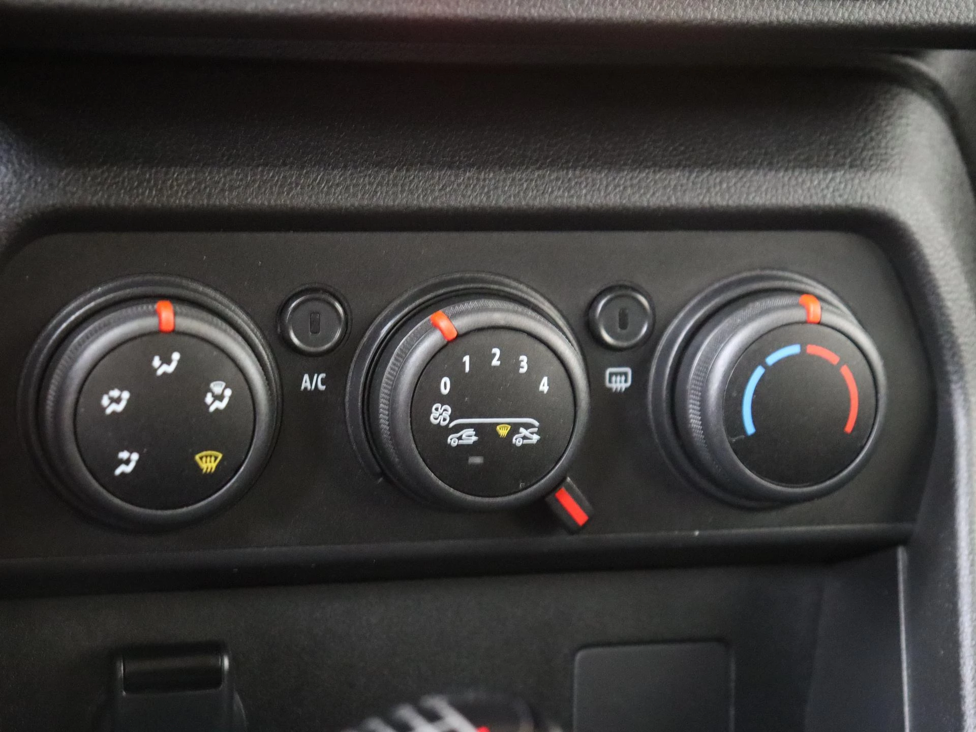 Dacia-Sandero Stepway-image-16