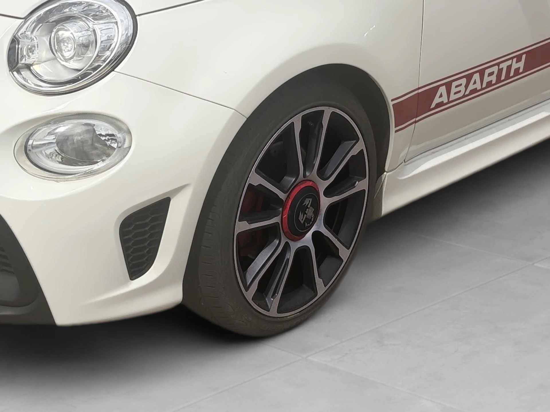 Abarth-500C-image-19