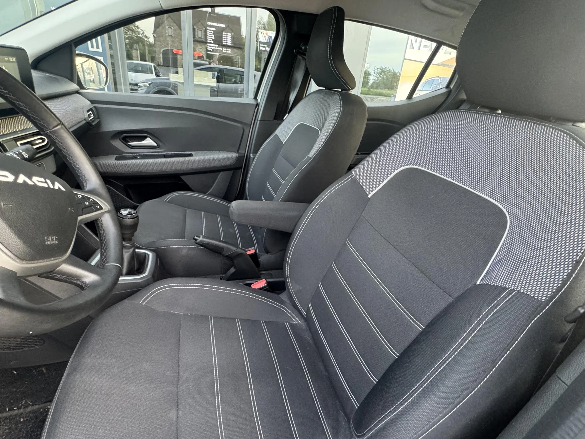 Dacia-Sandero-image-10