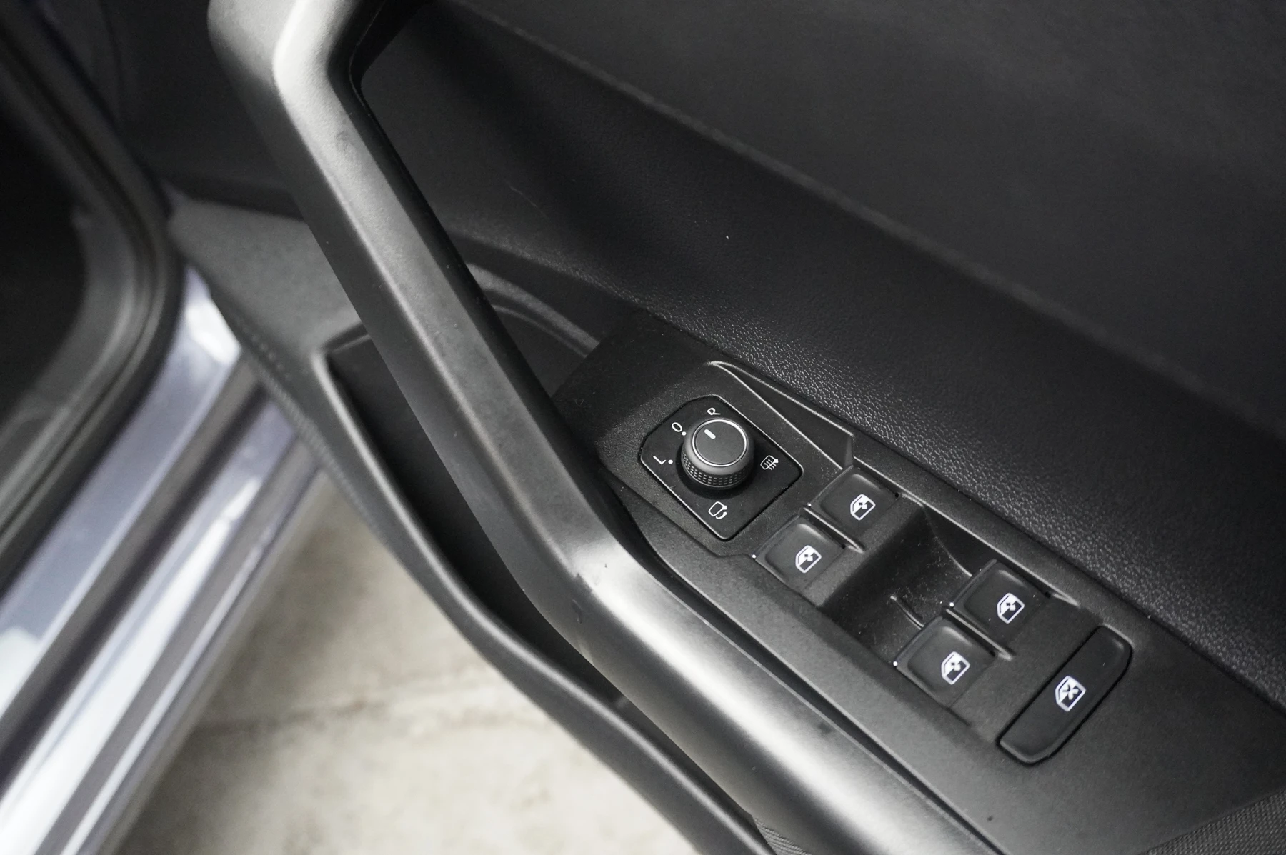 Volkswagen-Polo-image-35