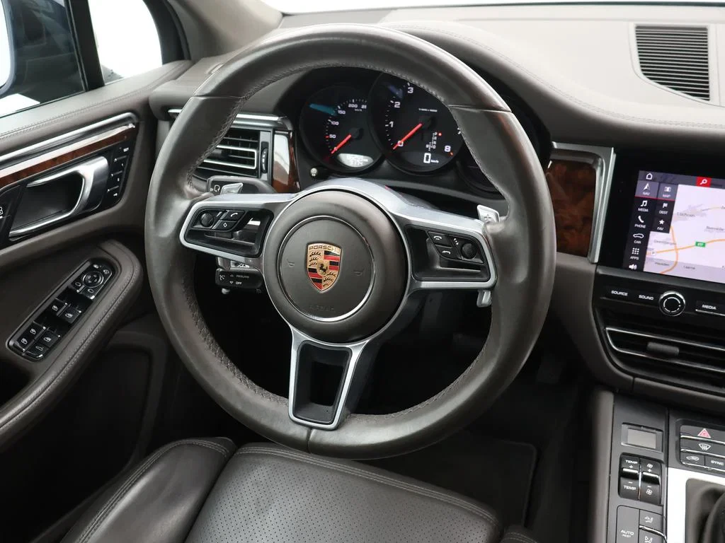 Porsche-Macan-image-16