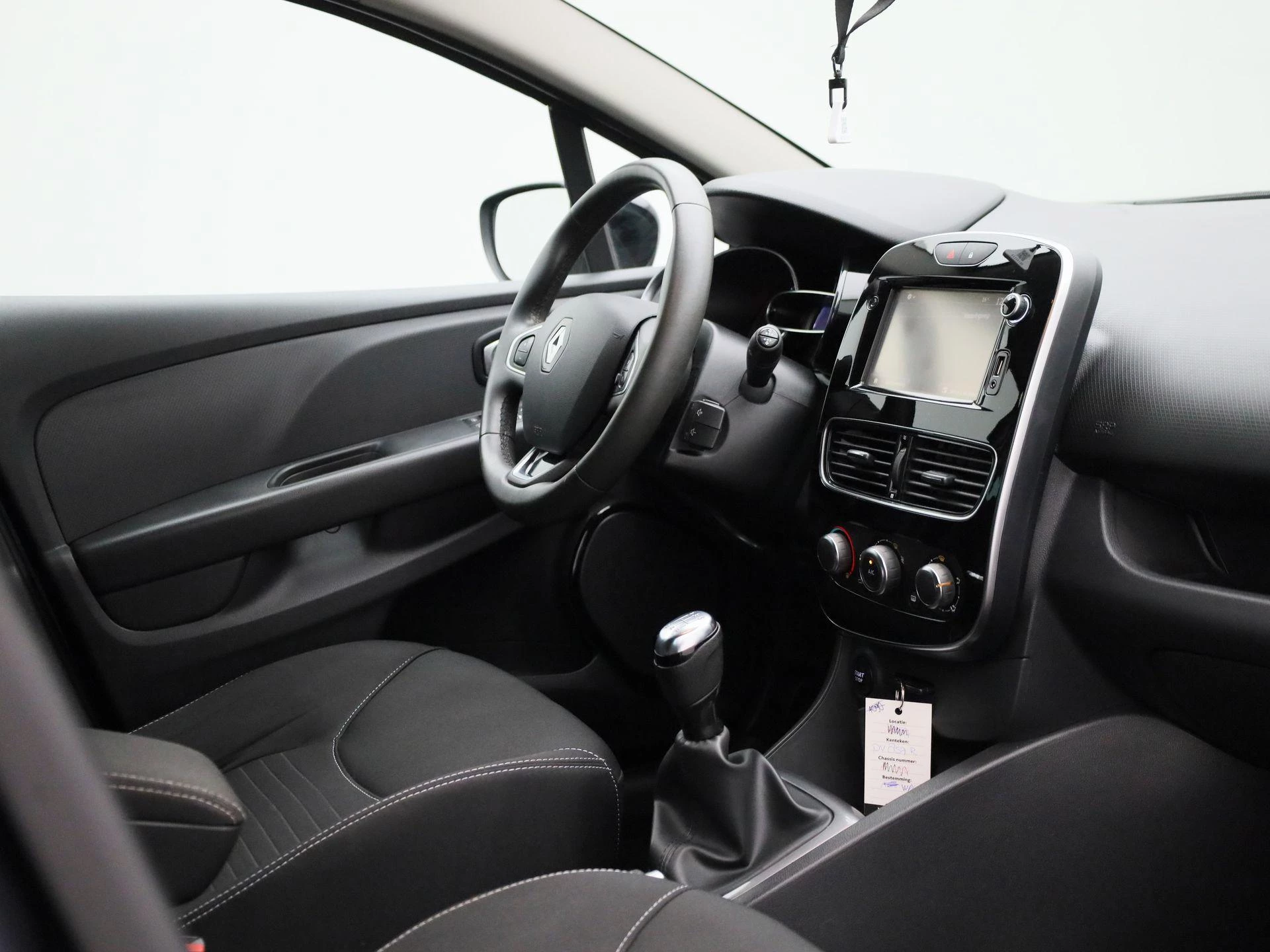 Renault-Clio-image-29