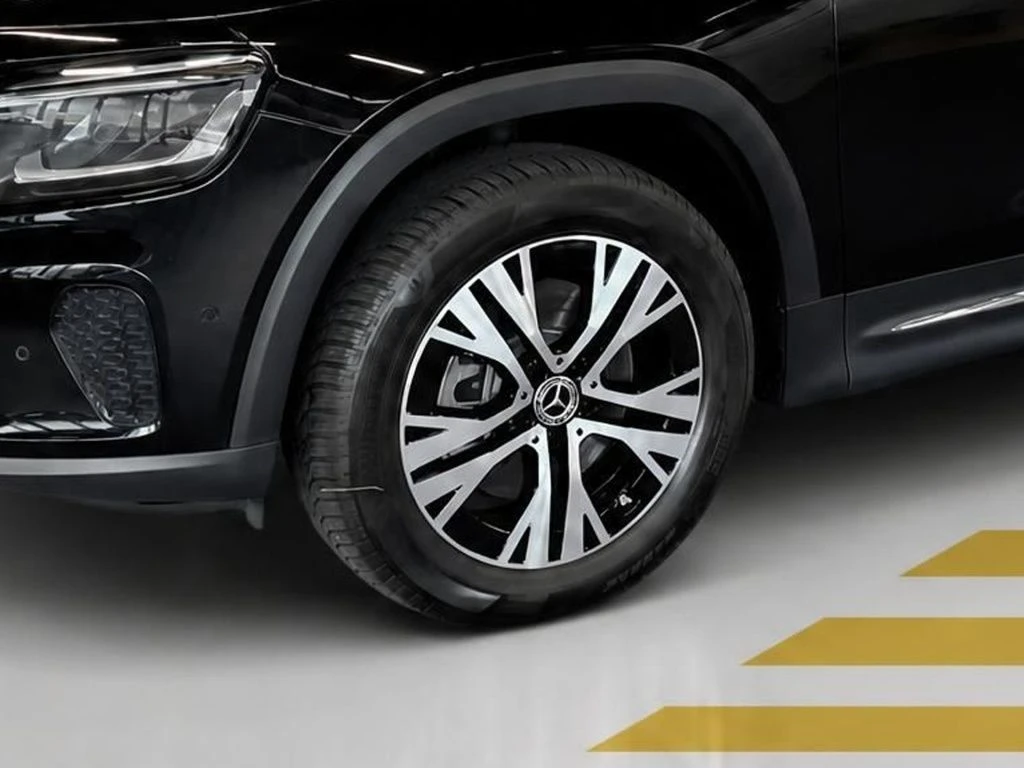 Mercedes-Benz-GLB 200 d-image-5