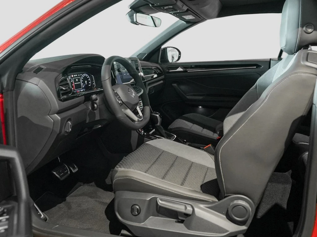 Volkswagen-T-Roc-image-16