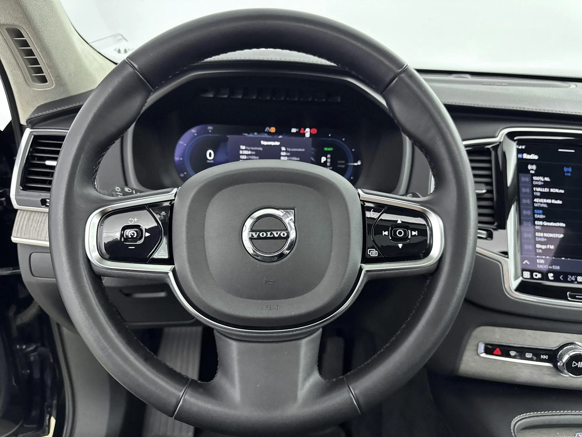 Volvo-XC90-image-27