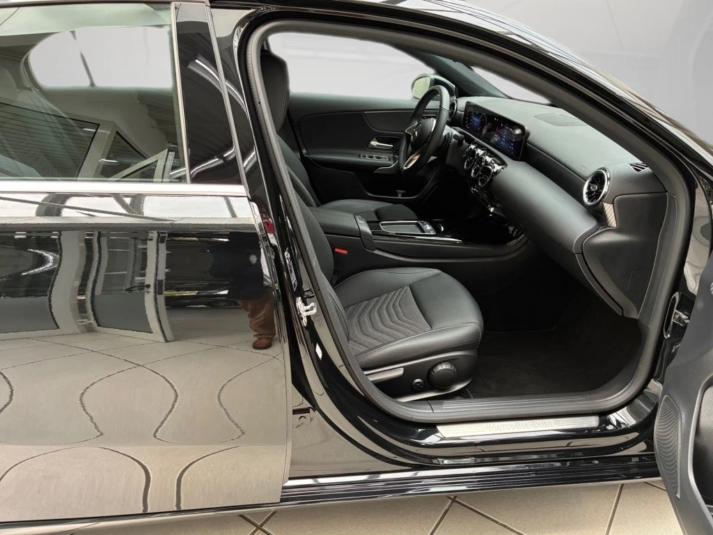 Mercedes-Benz-A-Klasse 180 d-image-15