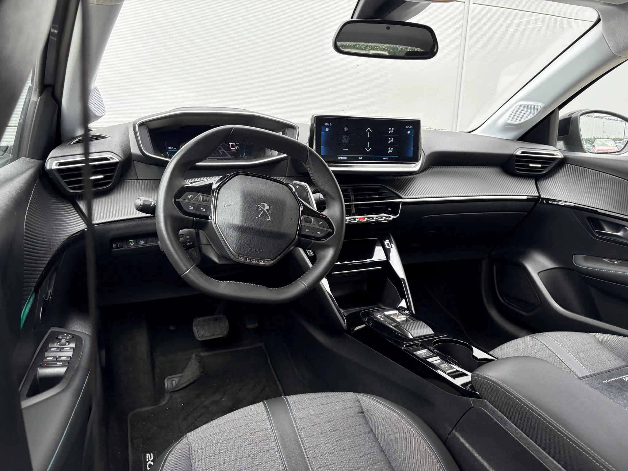 Peugeot-208-image-9