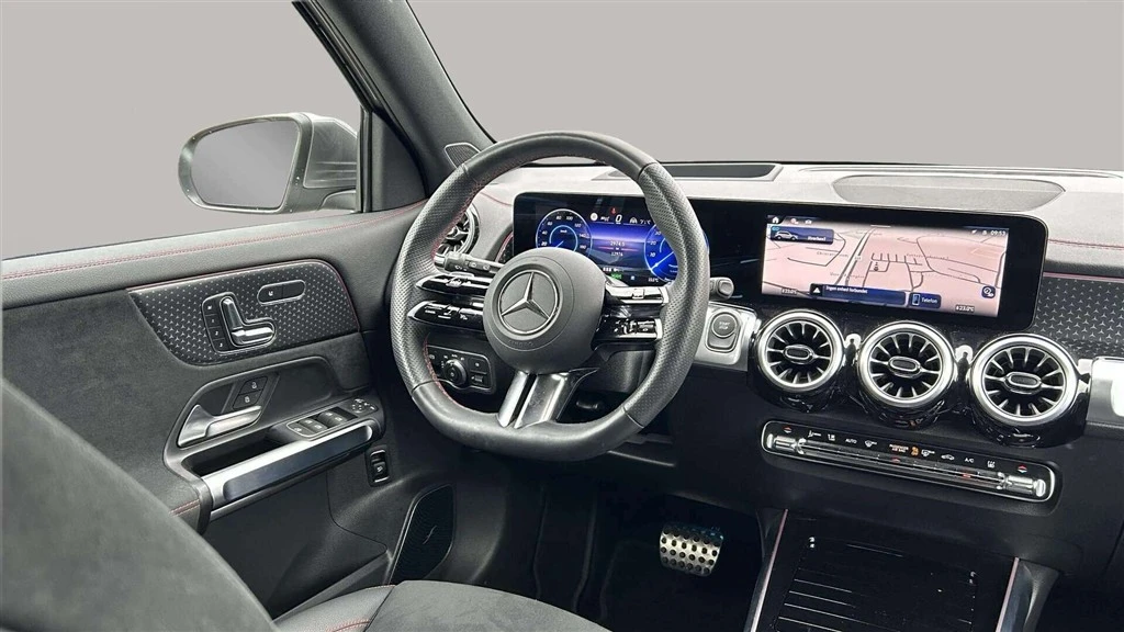 Mercedes-Benz-EQB-image-19