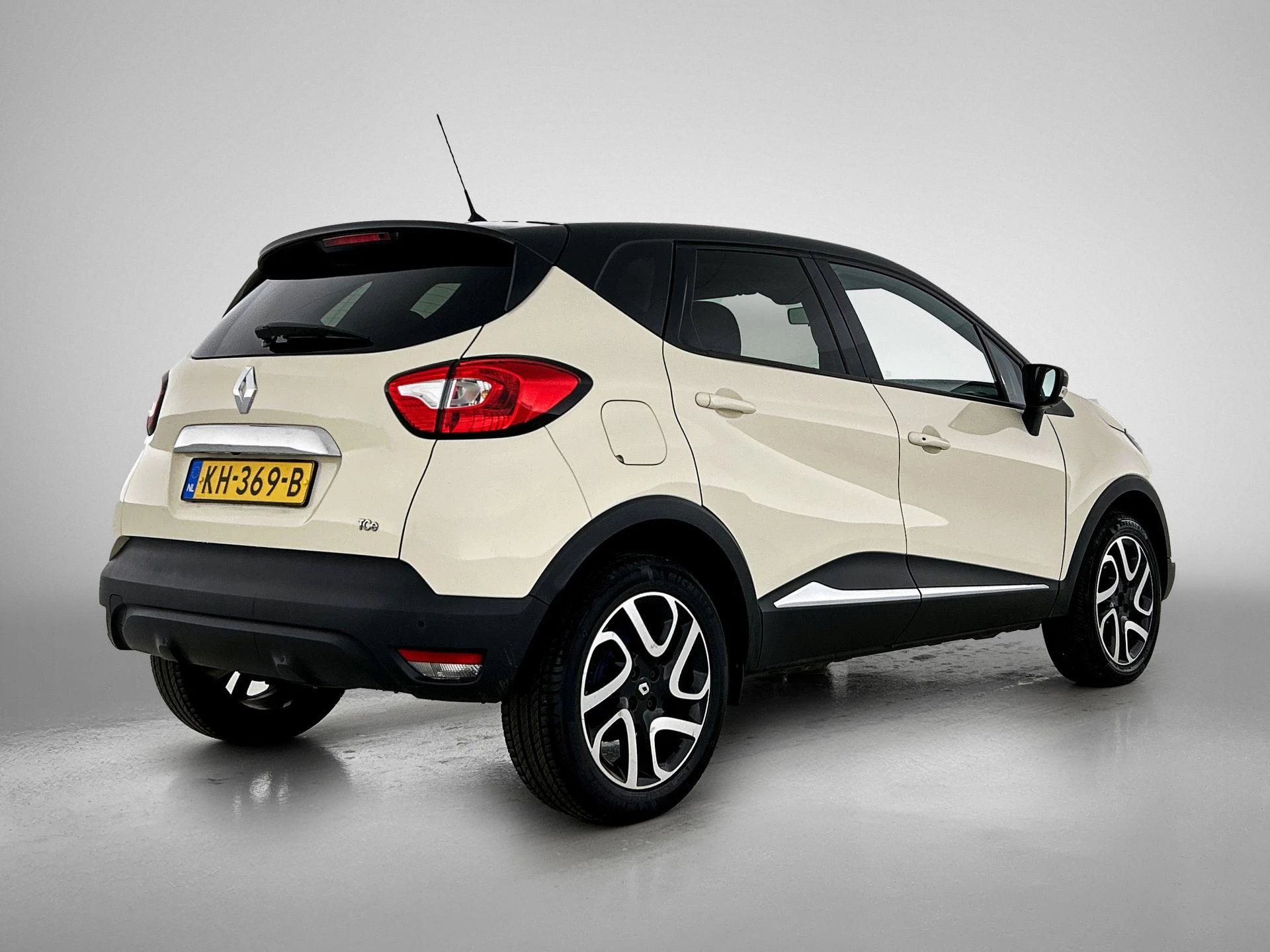 Renault-Captur-image-3
