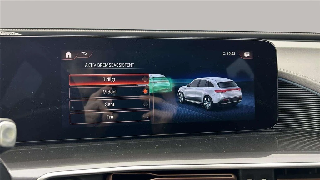 Mercedes-Benz-EQC-image-22