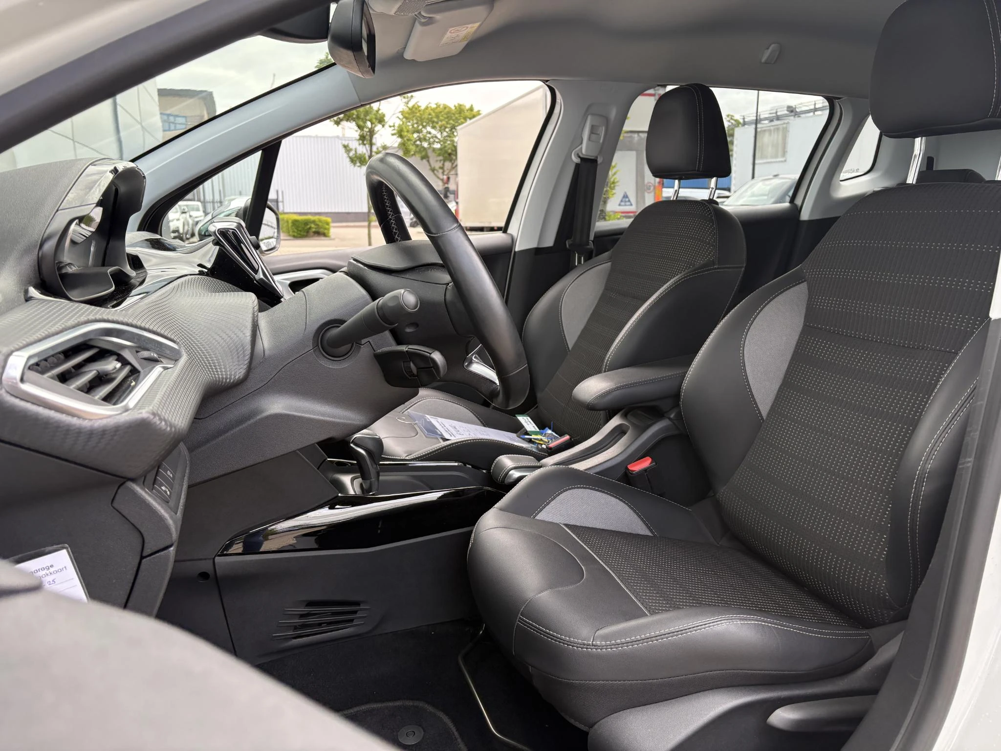 Peugeot 2008 1.2 PureTech Allure