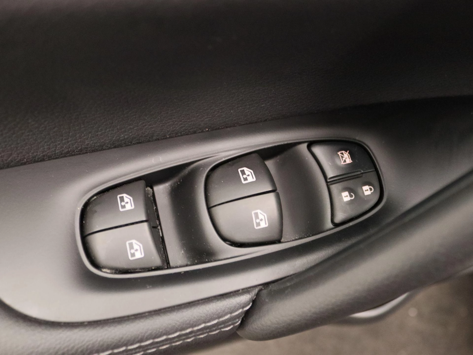 Nissan-QASHQAI-image-21