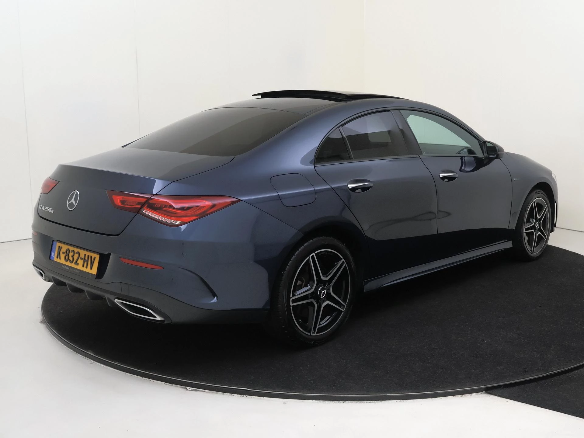 Mercedes-Benz-CLA-image-3