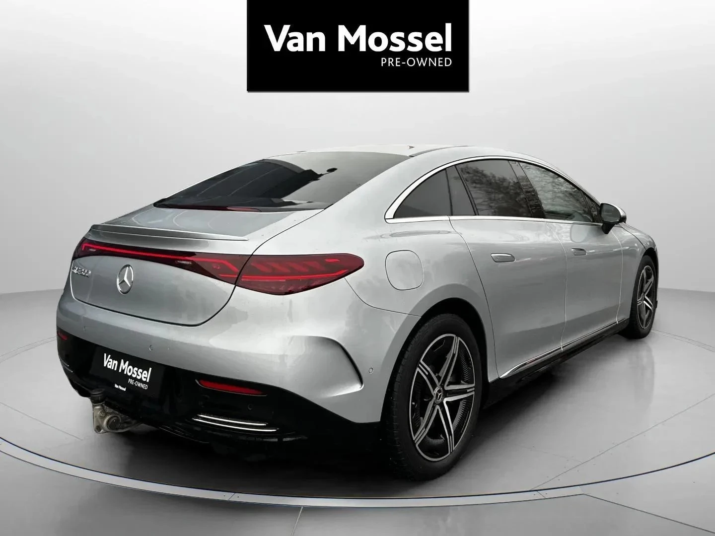 Mercedes-Benz-EQE-image-4