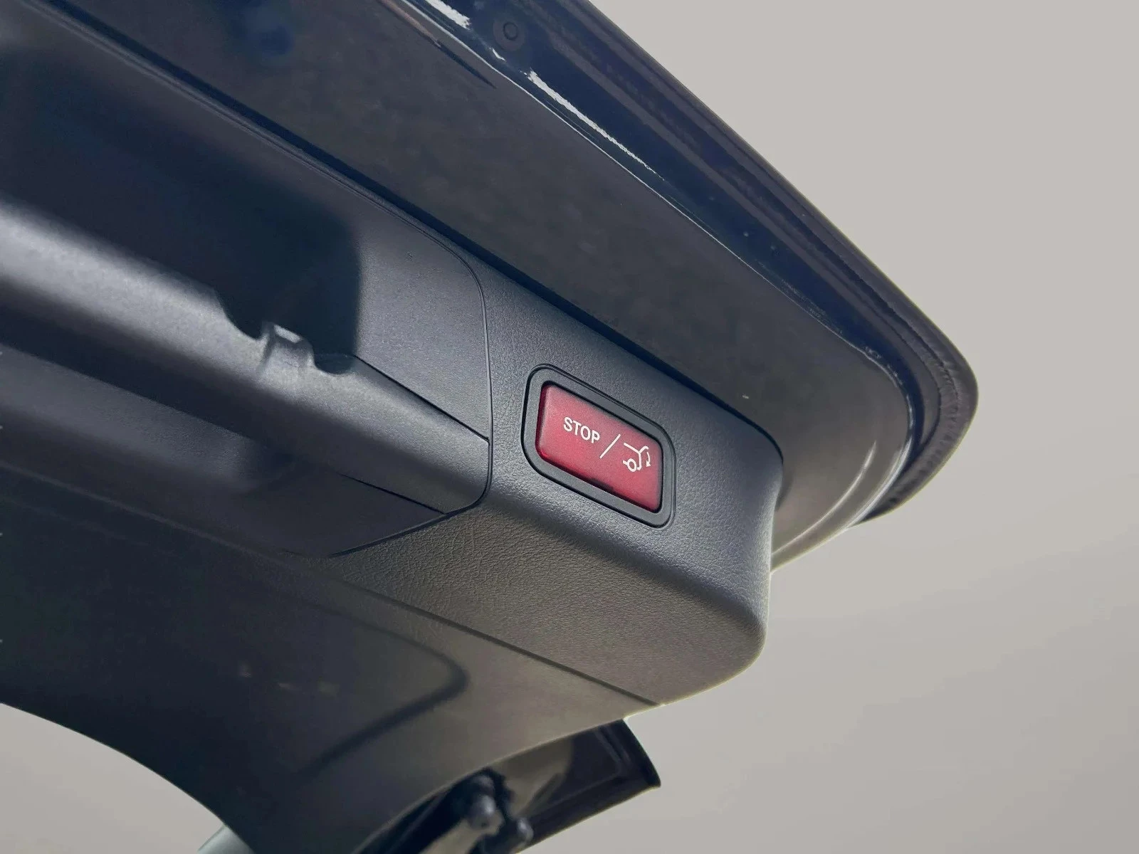 Mercedes-Benz-EQB-image-21