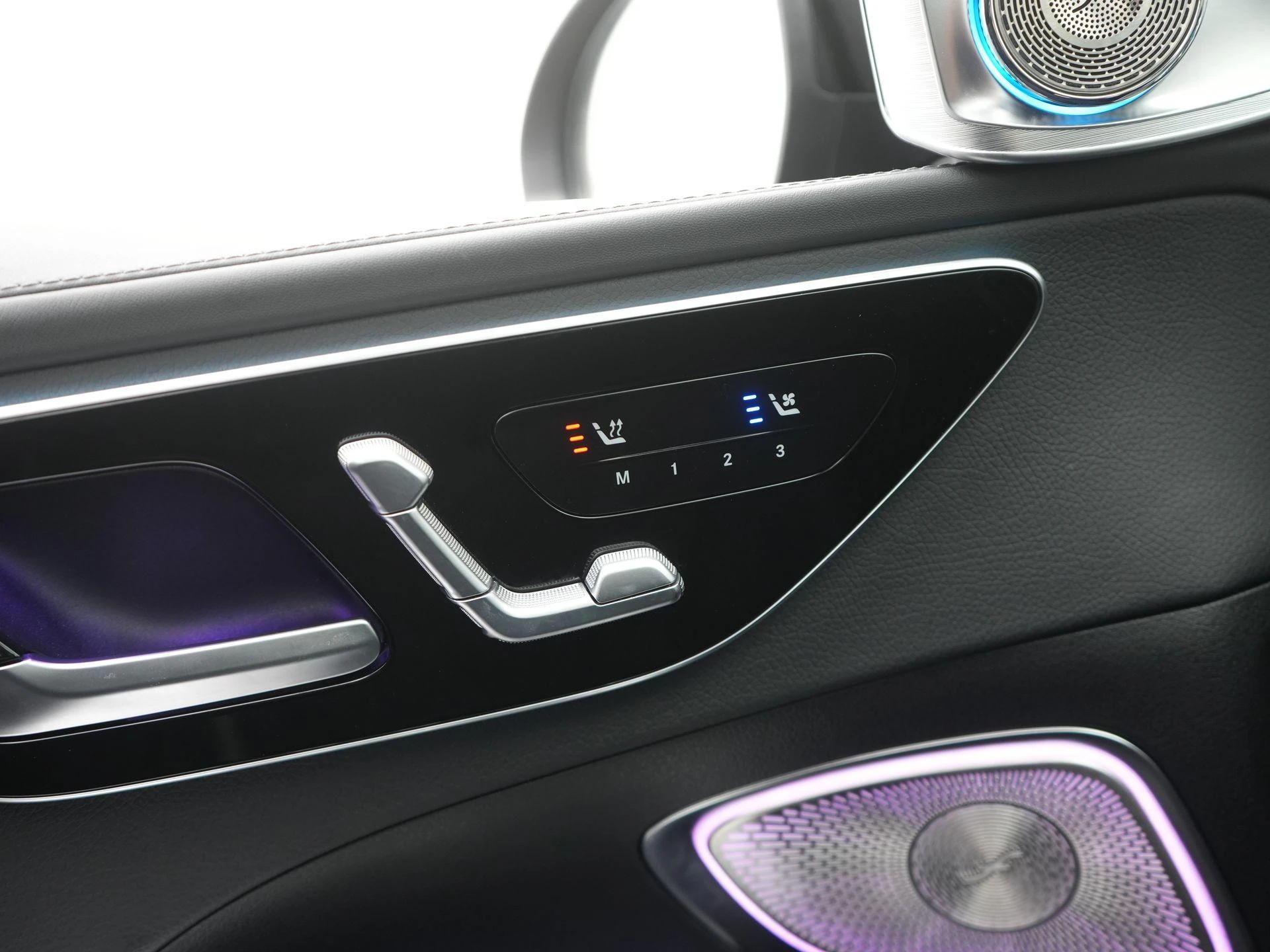 Mercedes-Benz-C-Klasse-image-37