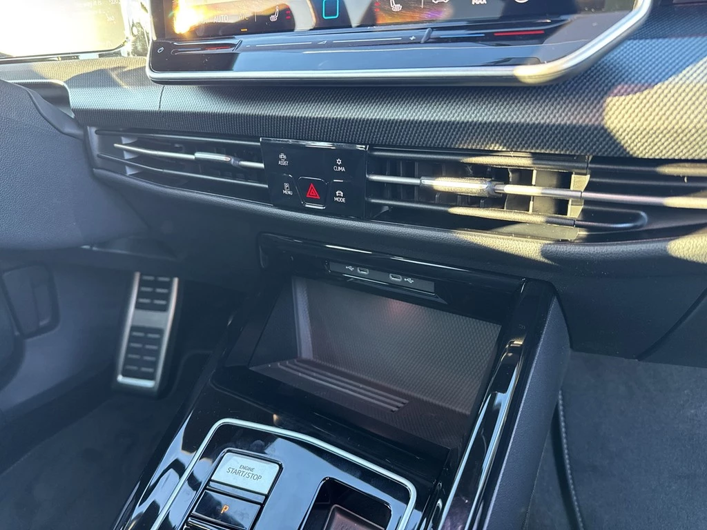 Volkswagen Golf 1.5l eTSI R-Line*Black Style *Harman Kardon