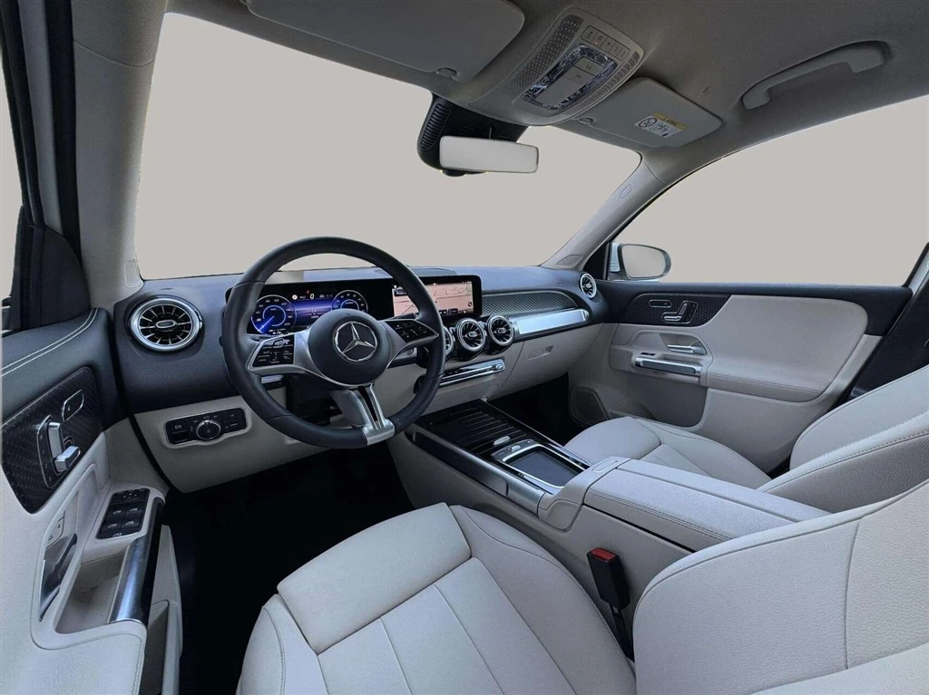Mercedes-Benz-EQB-image-11