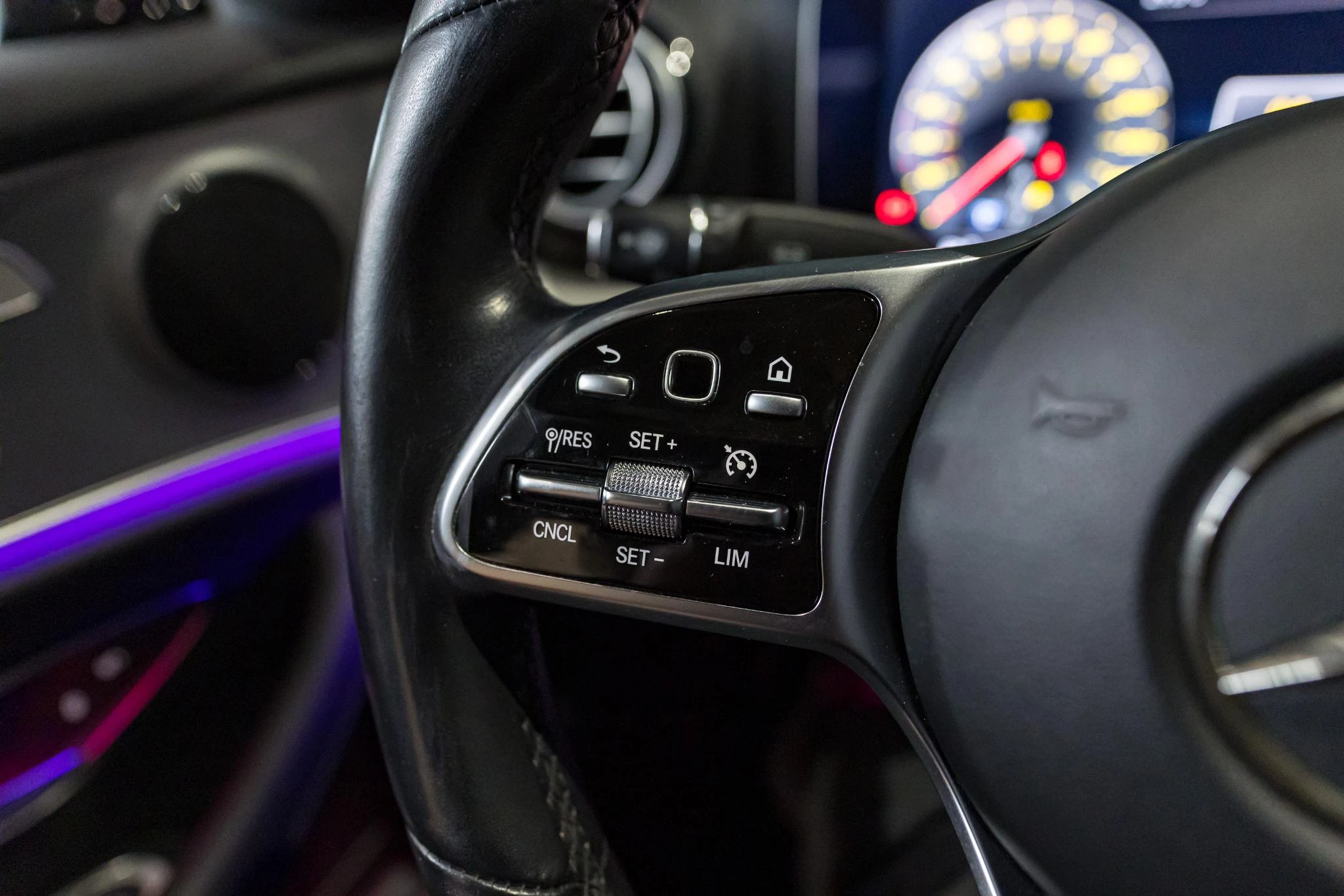 Mercedes-Benz-Classe E-image-23