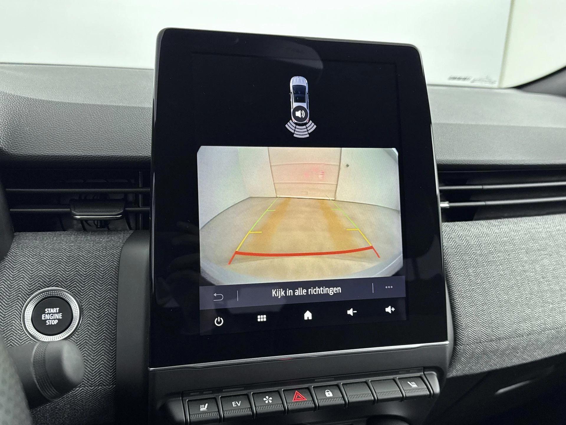 Renault-Clio-image-11