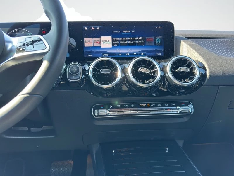 Mercedes-Benz GLA 200 d PROGRESSIVE AHK DISTRONIC MBUX KLIMA ProgressiveC118 GLA 200 d PROGRESSIVE AHK DISTRONIC MBUX KLIMA Progressive