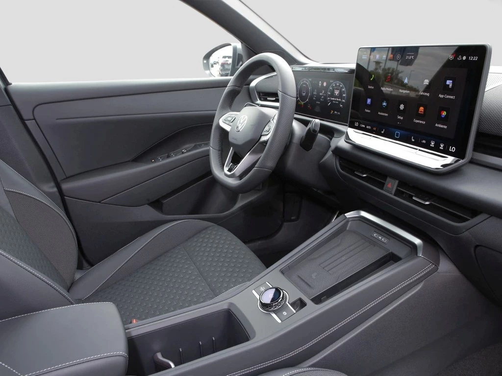 Volkswagen T-Roc 1.5 eTSI DSG R-Line 18"ACC LED AHK DAB VC