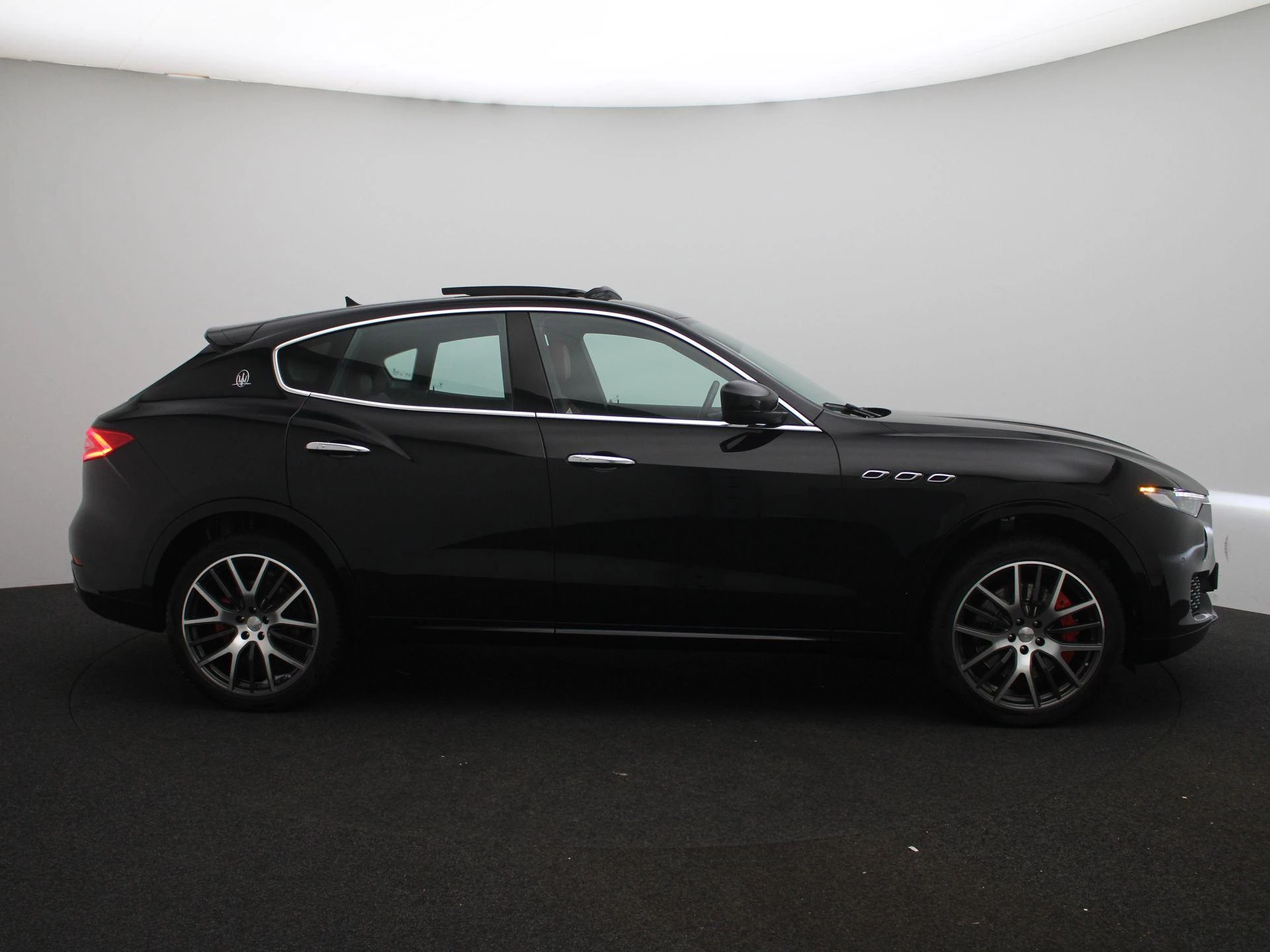 Maserati-Levante-image-5