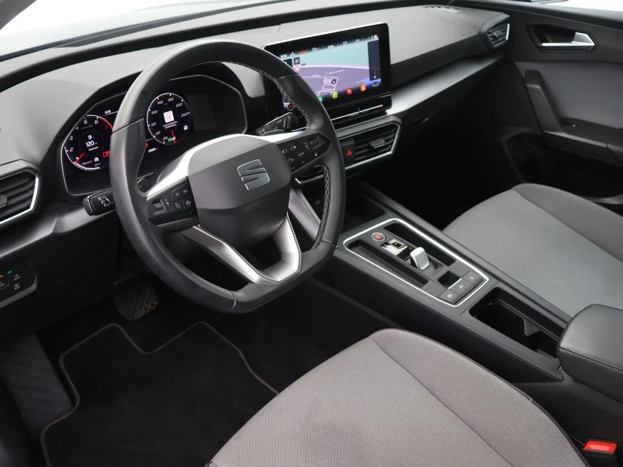 SEAT Leon Leon 5D Move! 1.0eTSI 110PK *AUTOMAAT*VIRTUAL COCKPIT*CAMERA*PDC*CRUISE*NAVI*APP-CONNECT*...*
