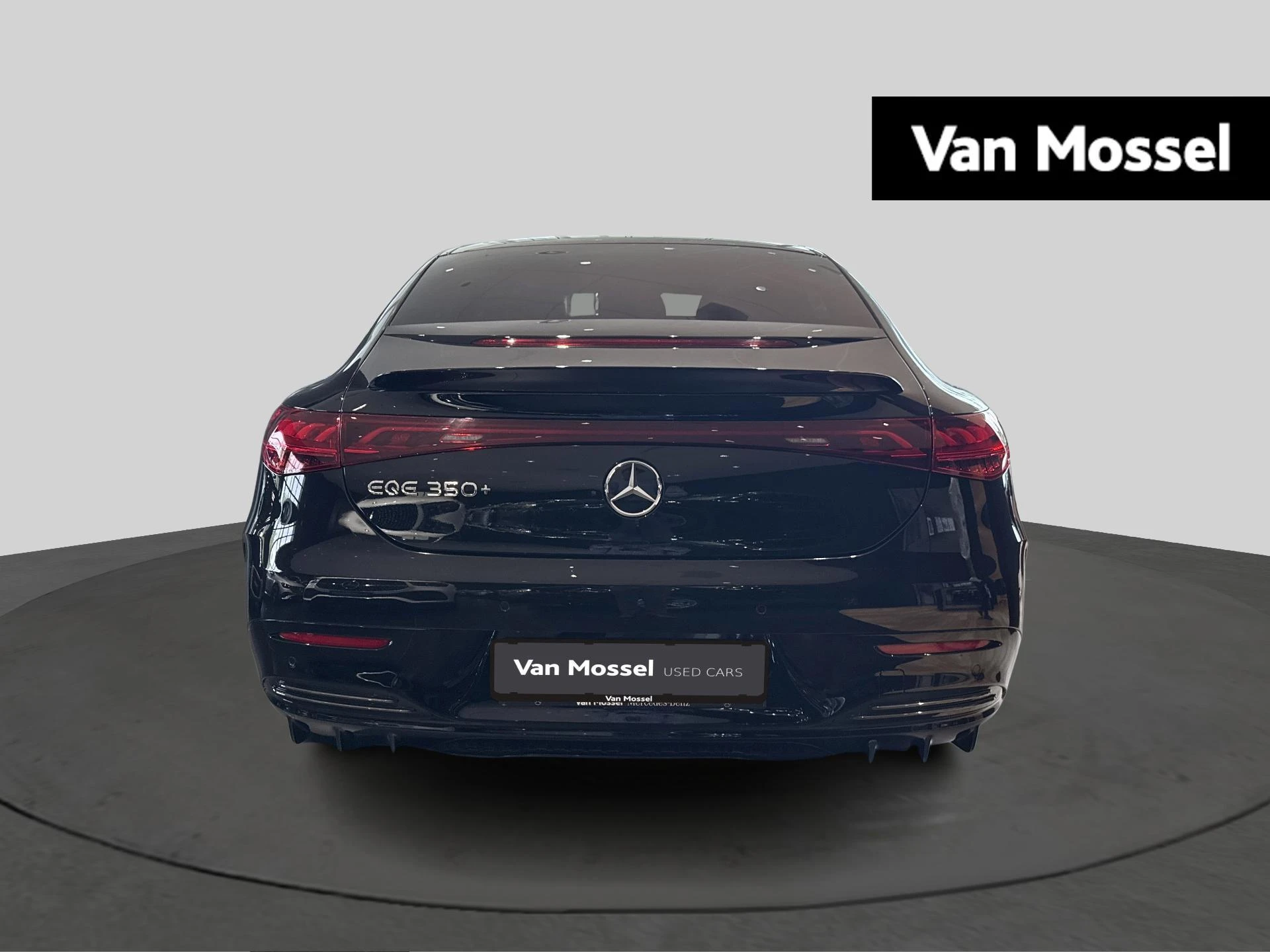 Mercedes-Benz-EQE-image-2