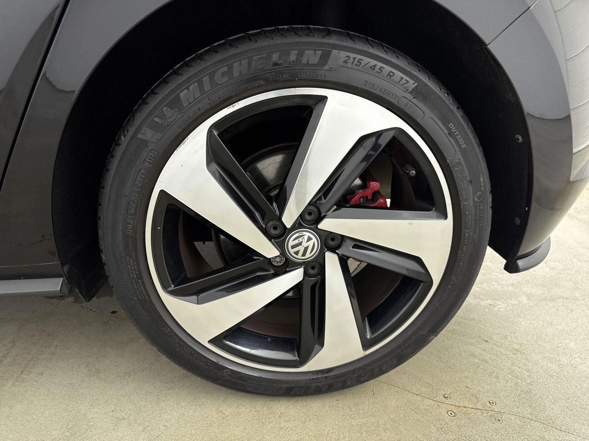 Volkswagen-Polo-image-25