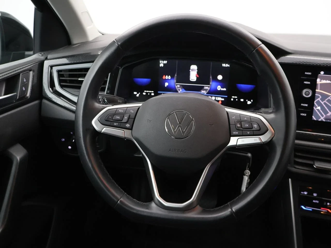 Volkswagen-Polo-image-11