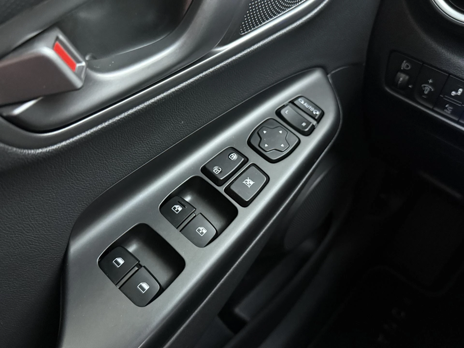 Hyundai-Kona-image-12