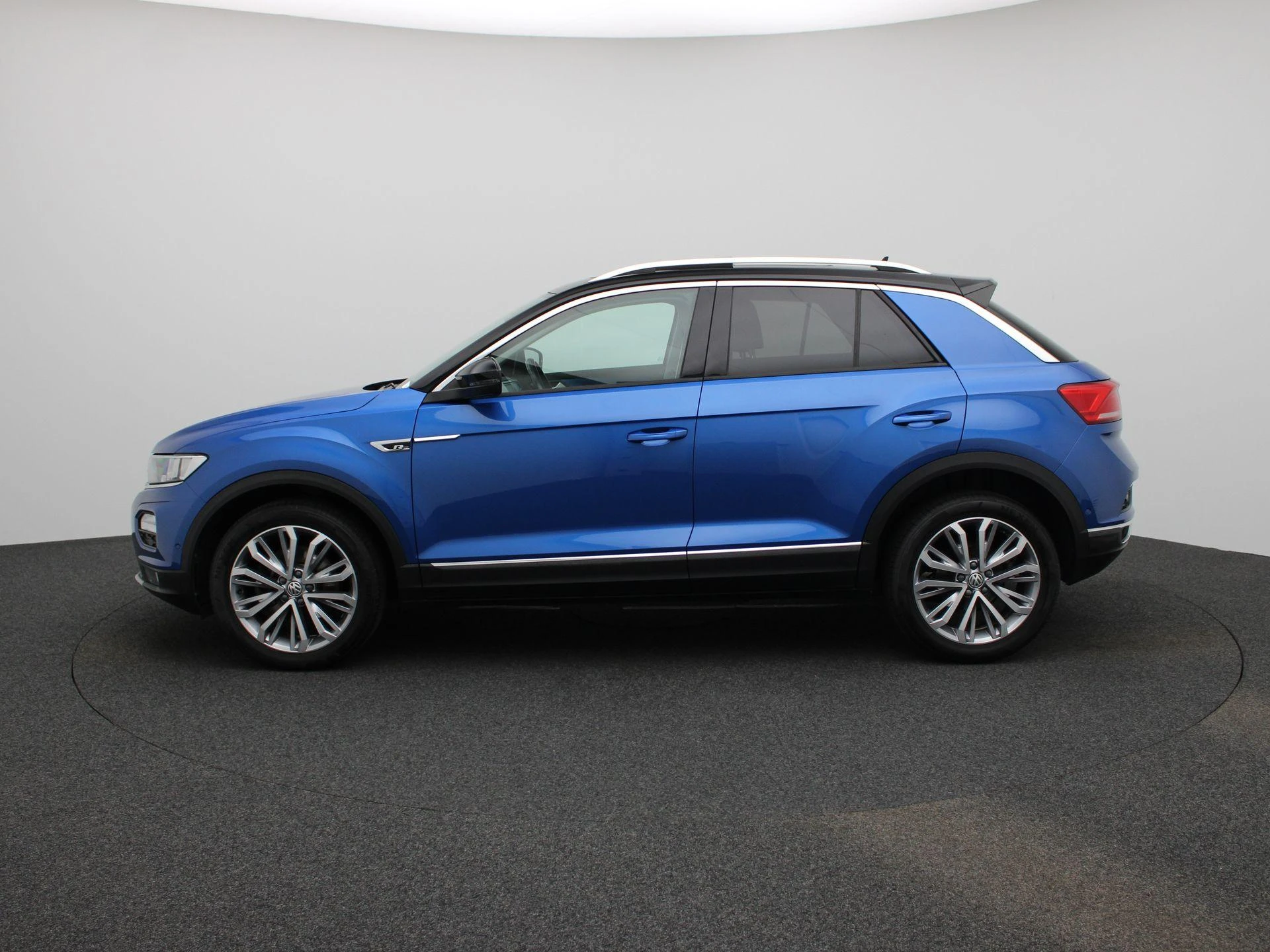 Volkswagen-T-Roc-image-3