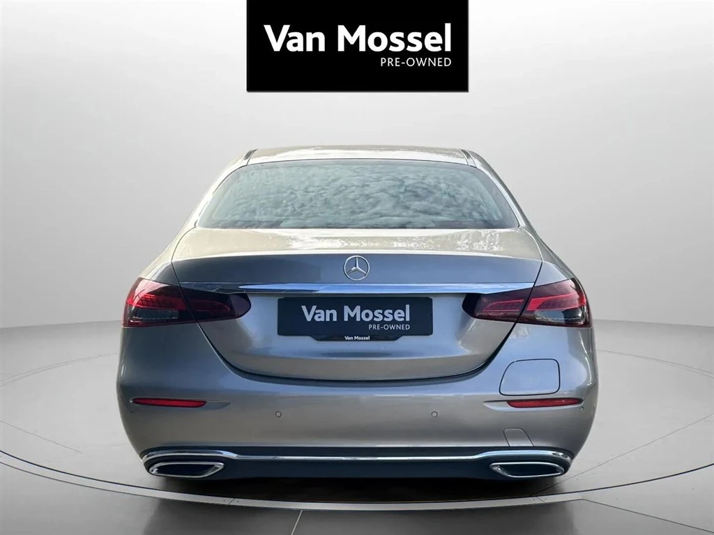 Mercedes-Benz-E-Klasse-image-5