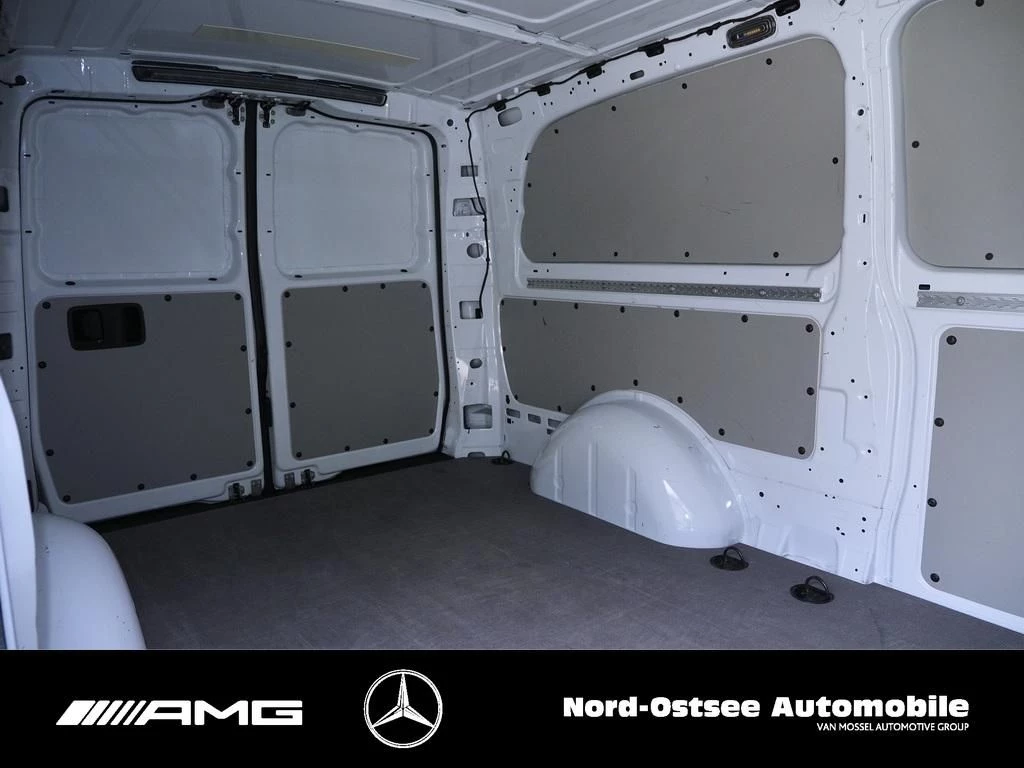 Mercedes-Benz-Vito-image-10