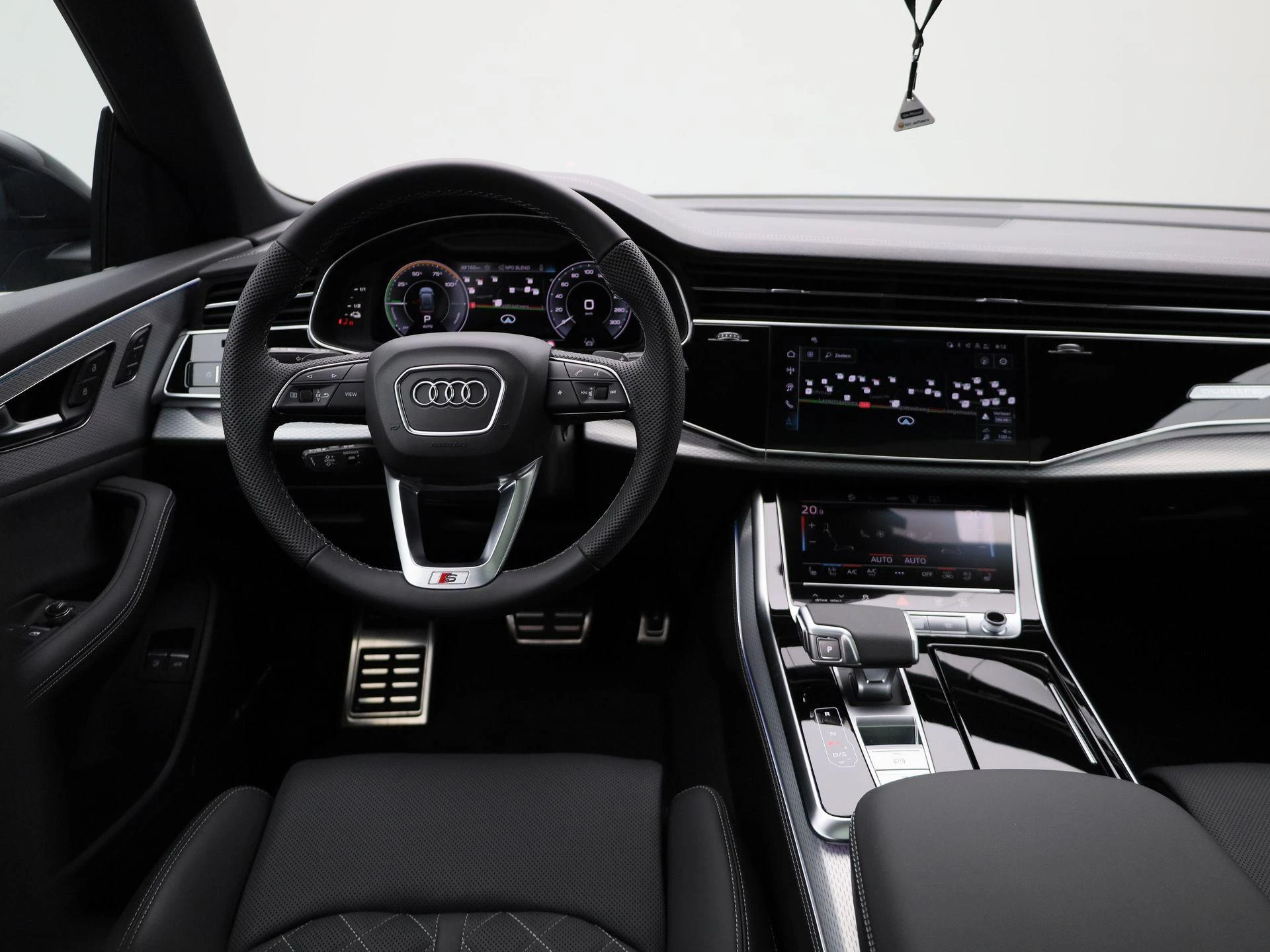 Audi Q8 60 TFSI e quattro Pro Line S Competition 490 PK