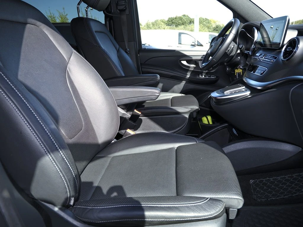 Mercedes-Benz-V-Klasse 300-image-9