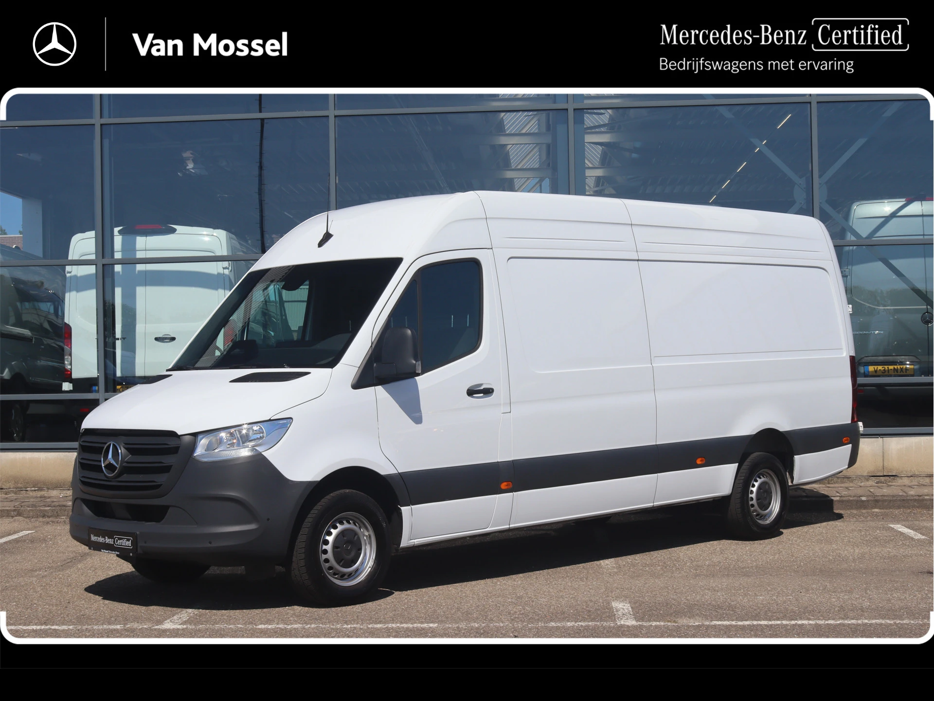 Mercedes-Benz-Sprinter-image-0