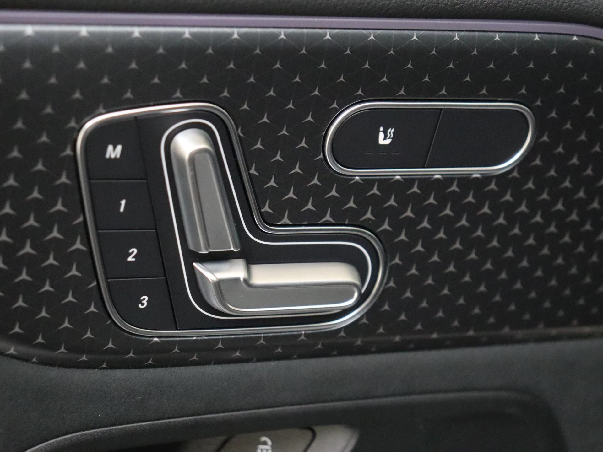 Mercedes-Benz-EQA-image-25