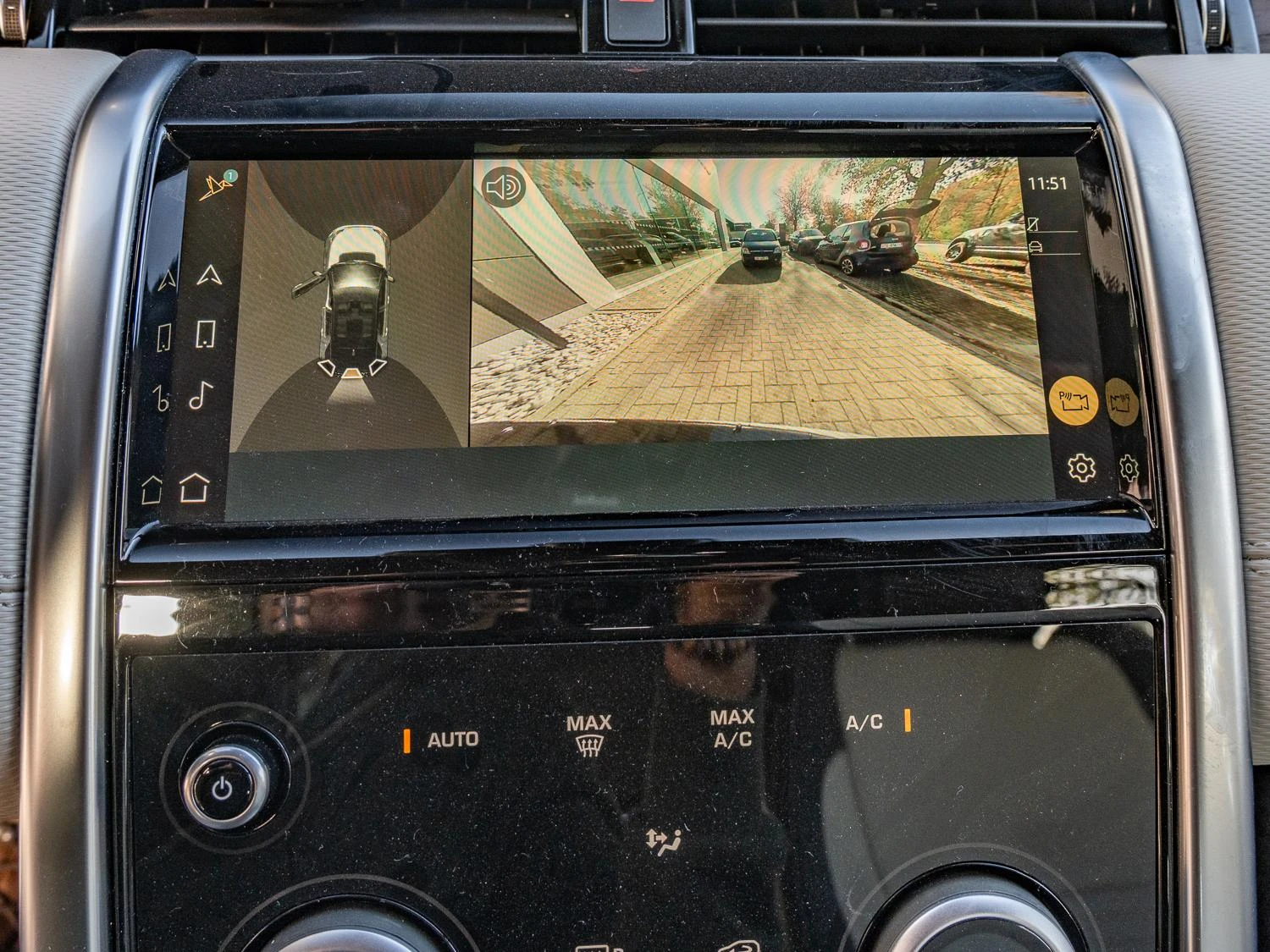 Land Rover-Discovery Sport-image-14