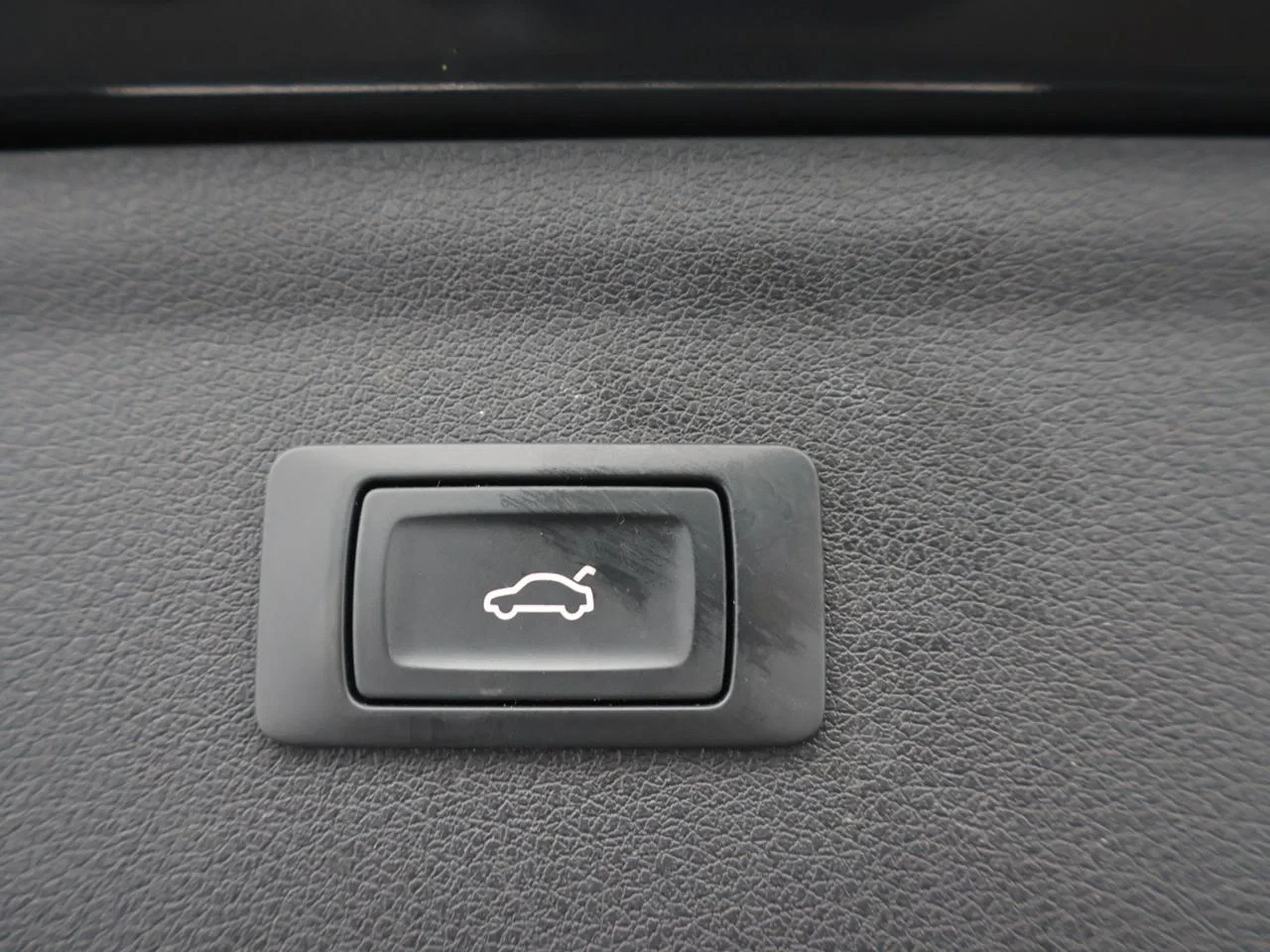 Audi Q3 Audi Q3 1.4TFSI 125PK *LEDER*CRUISE CONTROL*NAVI*CD SPELER*BLTH*PDC*AIRCO*ZETELVERWARMING*...*