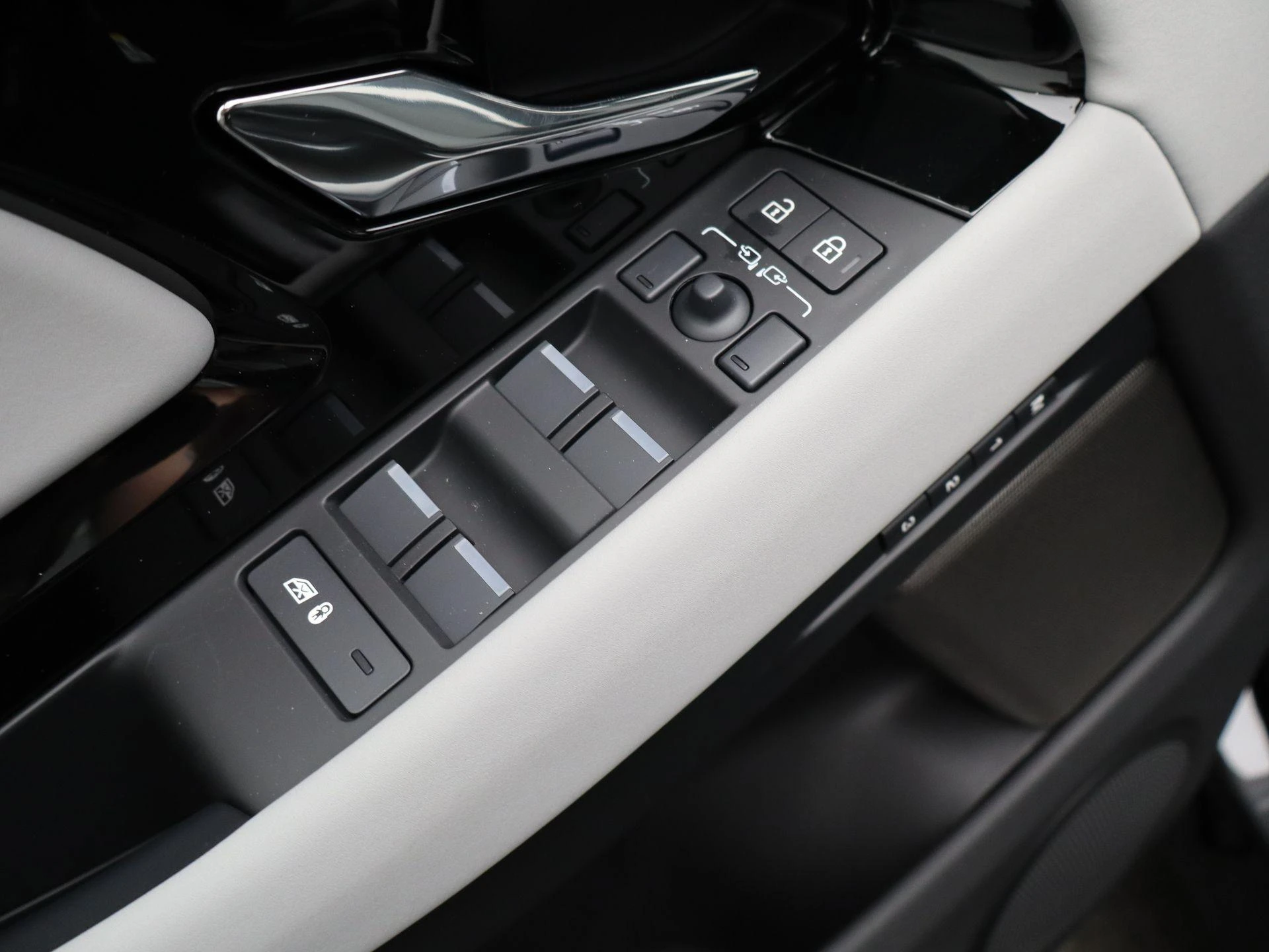 Land Rover-Range Rover Evoque-image-18